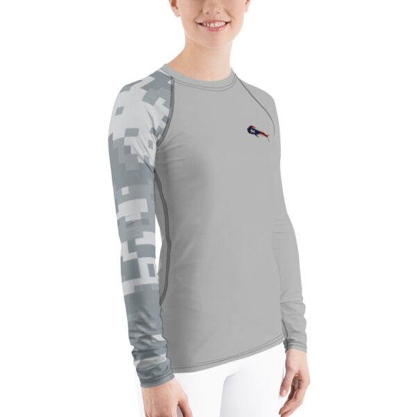 Camiseta para pescar de mujer con dorado y la bandera de Puerto Rico - Image 4
