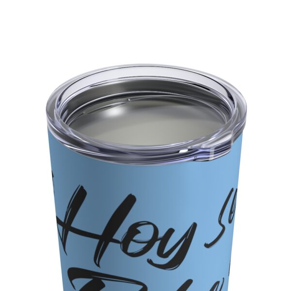 Hoy se bebe Tumbler 10oz letras negra y fondo azul - Image 6