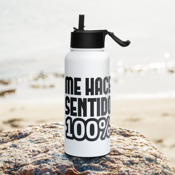 Me hace sentido 100% - Botella de acero inoxidable con tapa de pajita - Image 3